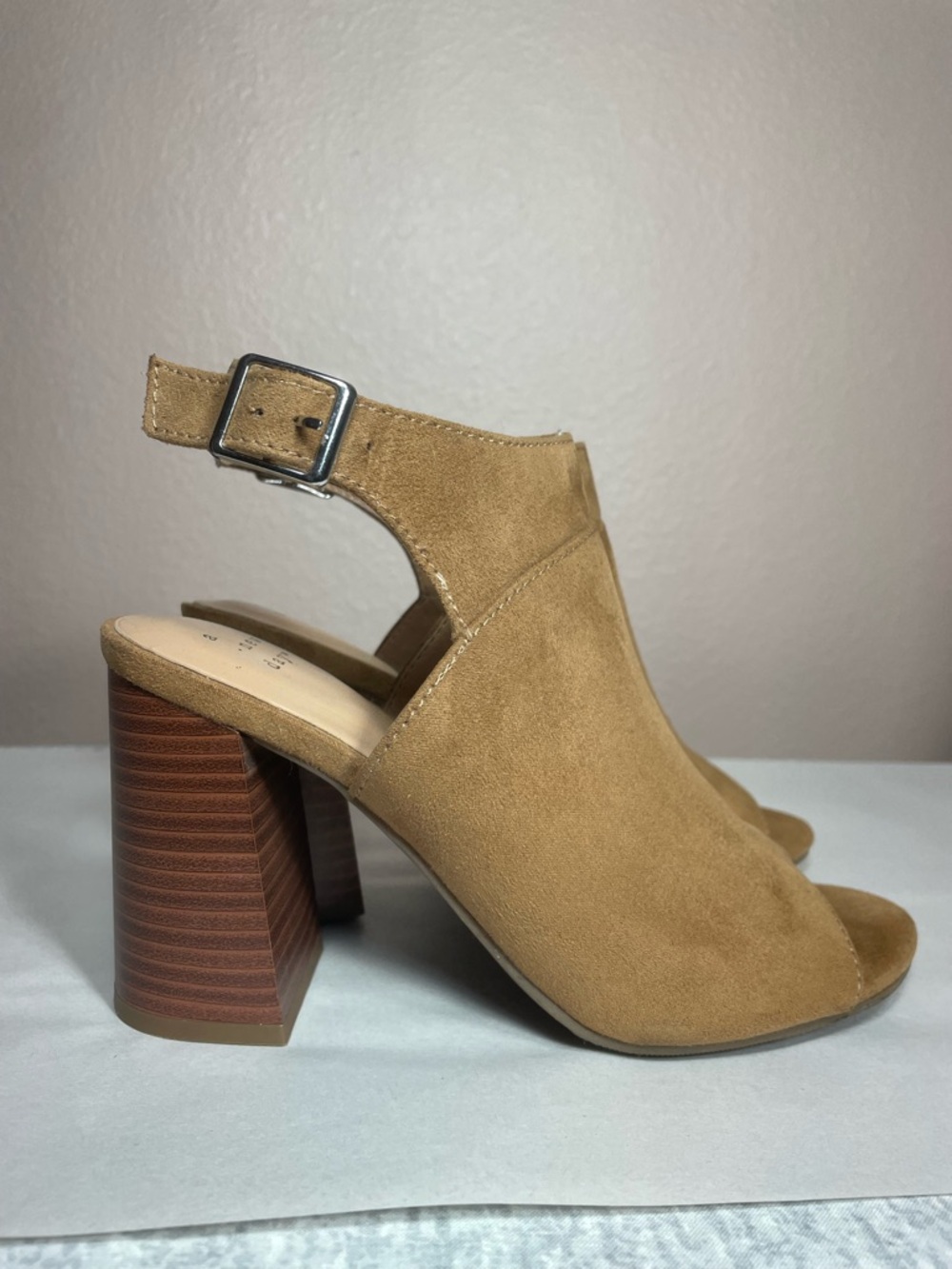 A New Day Tan Suede Block Heel Sandals Open Toe Buckle Strap Size 6